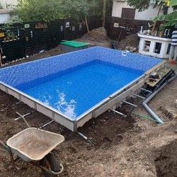 Izgradnja bazena ispred kuce