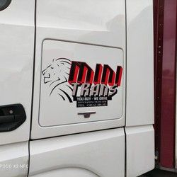 Reklama logotip na kamionu