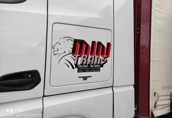 Reklama logotip na kamionu