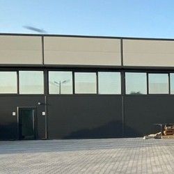 Ogledalo folija štiti robu u magacinu. FolijePro 