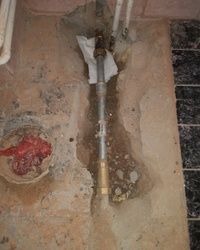 zamena probusene cevi.