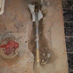 zamena probusene cevi.