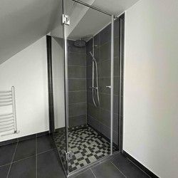 Tuš kabina sa šarkama, Ostružnica