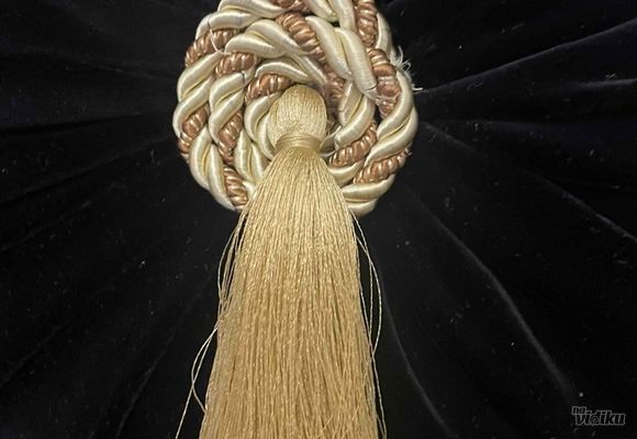 crno-zlatni-okrugli-turban-jastuk-29fc7c-10754b2d-1.jpg