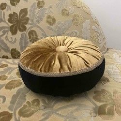 Crno zlatni okrugli turban jastuk