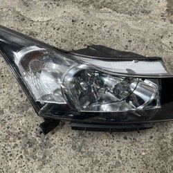 Chevtolet Cruze desni far 2009-2013