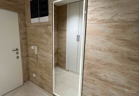 led-ogledalo-sa-touch-prekidacem-nemanjina-obrenovac-a4ec2c.jpg