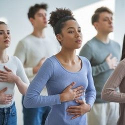 Časovi pevanja: 10 vežbi disanja za bolju vokalnu kontrolu