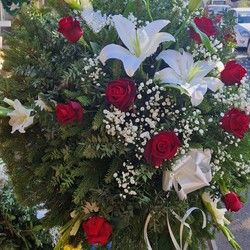 Venac. za sahrane gladiole ruže i ljiljani