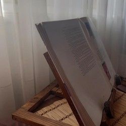 Drveni stalak za knjige od paleta