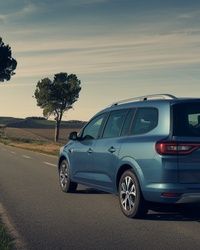 Rent a car porodični automobili sa dečijim sedištem