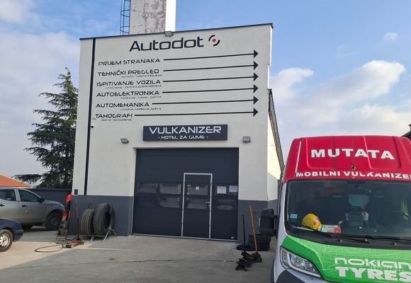 mobilni-vulkanizer-063444377-607751-f0e583f7-1.jpg