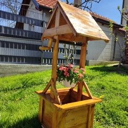 Drveni bunar od paleta