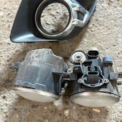 Mitsubishi ASX maglenka leva i desna hrom okrvit