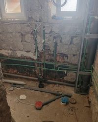 Vodoinstalater sa dugogodišnjem iskustvom
