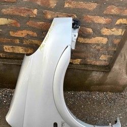Toyota Yaris Verso desno krilo blatobran 2000-2004