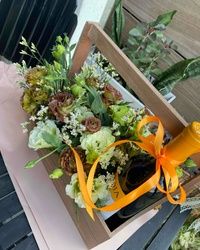 Aranzman sa vinom i cvecem /west 65