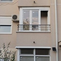 Zastaklivanje terase Filmski grad Miloja Zakica