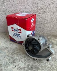 Vodena pumpa mercedes 190 2.5 novo 