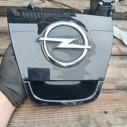 Opel znak na gepeku Opel Astra J hecbeg 5vrata 