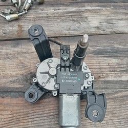 Zadnji motor brisača Opel Astra J hecbeg 