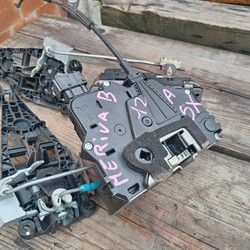 Prednja leva i desna brava Opel Meriva B 2010-