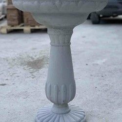 Betonska Pojilica za ptice i pčele