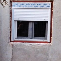 pvc-dvokrilni-prozor-sa-slepim-stokom-ugradnja-rakovica-a934a6.jpg