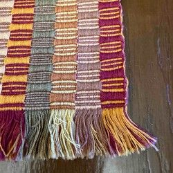 Laneni nadstolnjak u zemljanim tonovima