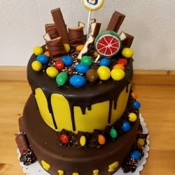 Šareno rođendaska torta