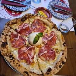 Novo! Pizza Con Burattina