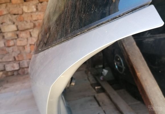 Gepek vrata sa staklom Opel Astra H boja Z157 