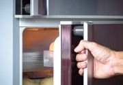 Zamena vrata na frižideru i okretanje smera vrata