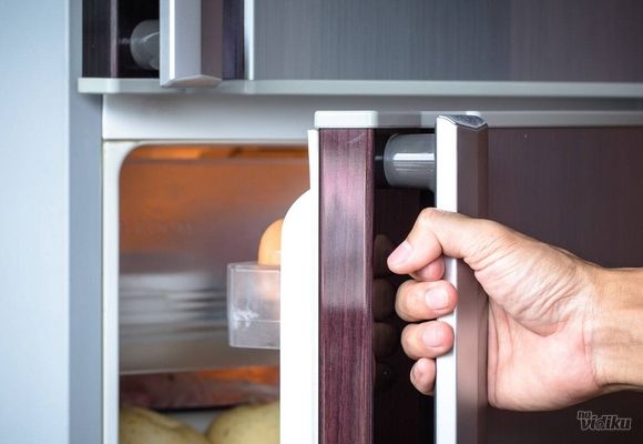 Zamena vrata na frižideru i okretanje smera vrata