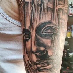 Tetovaža grčkih motiva i lice -  Greek motives and pillars with a girl's face tattoo