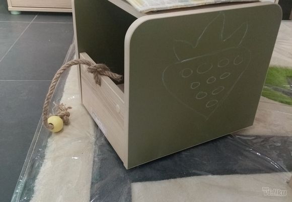 Montessori tabure I kutija za igračke 