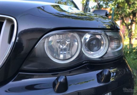 BMW x5 poliranje farova i keramička zastita