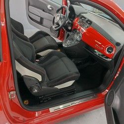 Fiat 500 Abarth detailing enterijera