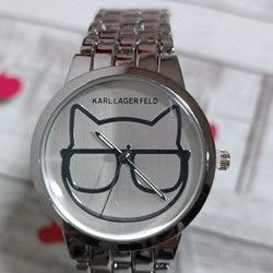 Karl Lagerfeld sat