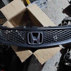 Honda Civic maska branika