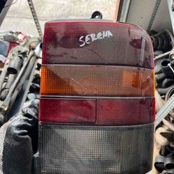 Nissan Serena desni stop lampa