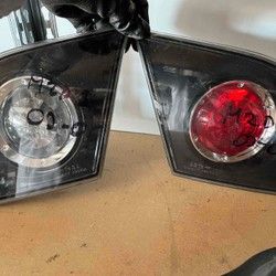 Mazda 3 stop svetlo lampa unutrasnja leva desna