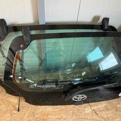 Toyota Aygo staklo gepeka gepek staklo