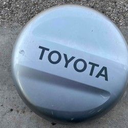 Toyota Rav 4 poklopac rezervnog tocka