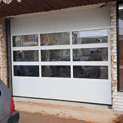 Staklena garažna vrata