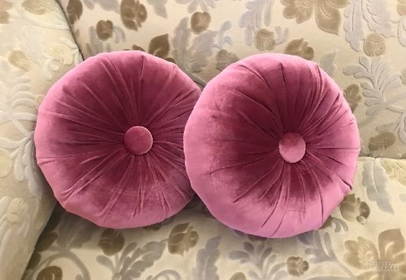 alnada-dekorativni-okrugli-plisani-jastuci-tamno-roze-02bc79-1.jpg
