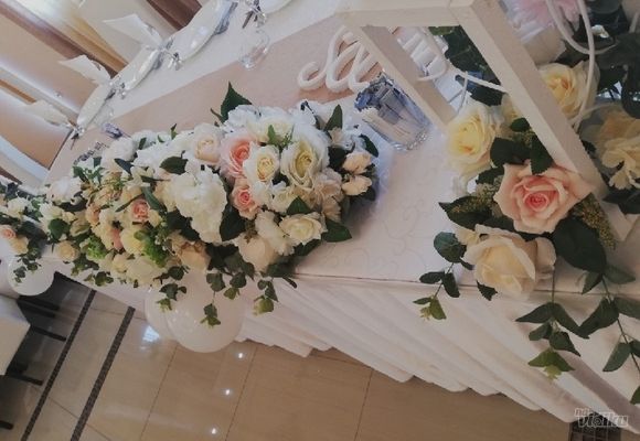 cvetna-dekoracija-sale-za-vencanje-2420d7-2.jpg