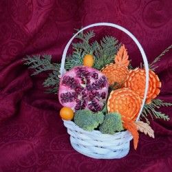 Poklon korpe - rezbareni aranžmani (voće i povrće)