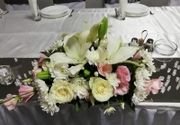 Aranzmani cveca za dekoraciju svadbenih stolova
