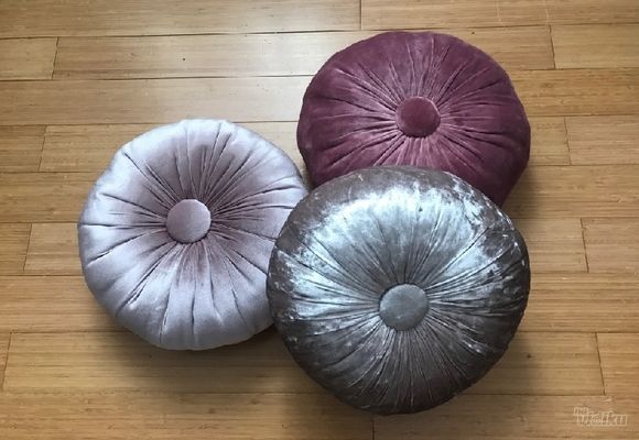 okrugli-stilski-jastuk-dimno-roze-kristal-plis-cd0932.jpg